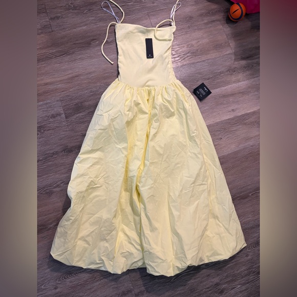 LULUS drop waist Yellow fit and flare maxi Dress s nwt - Picture 2 of 4